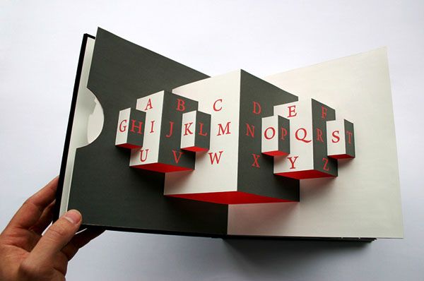 從紙間躍動到數字空間 創意書籍設計在網站建設中的動感與立體感表達